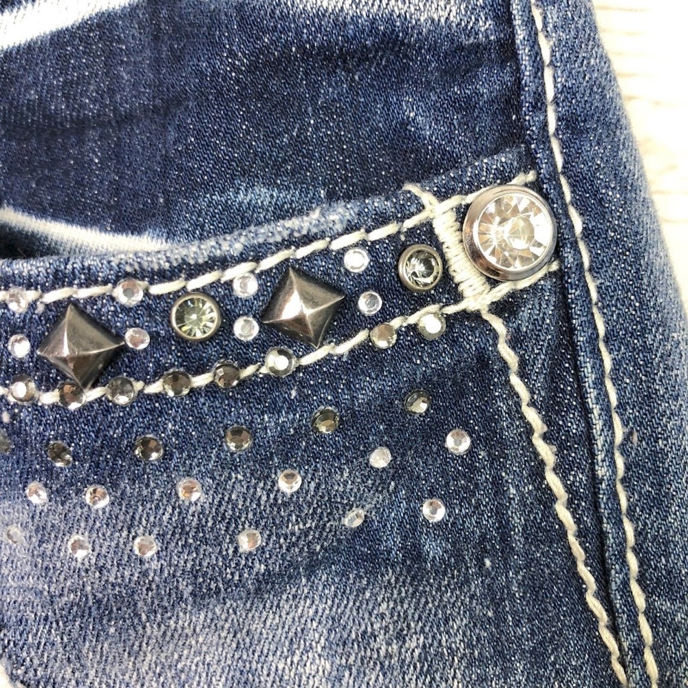 ❌SOLD❌ [Miss Me] Embellished Denim Cutoff Shorts - Picture 4 of 8
